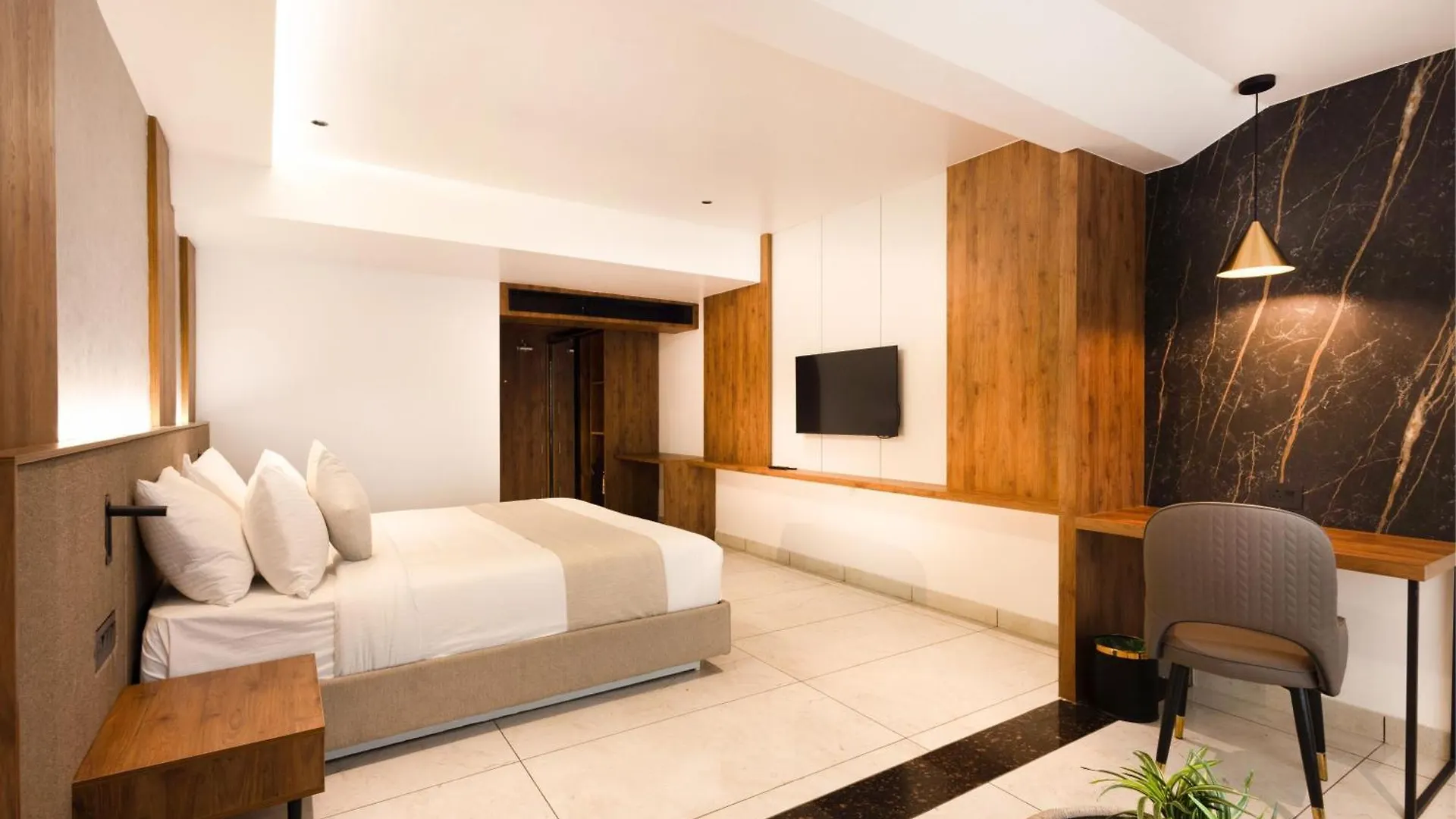 Hotel Royal Plaza Inn By Rak Rooms, Calicut