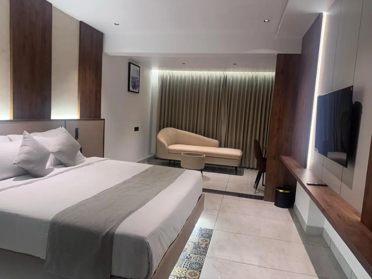 Royal Plaza Inn By Rak Rooms Kozhikode