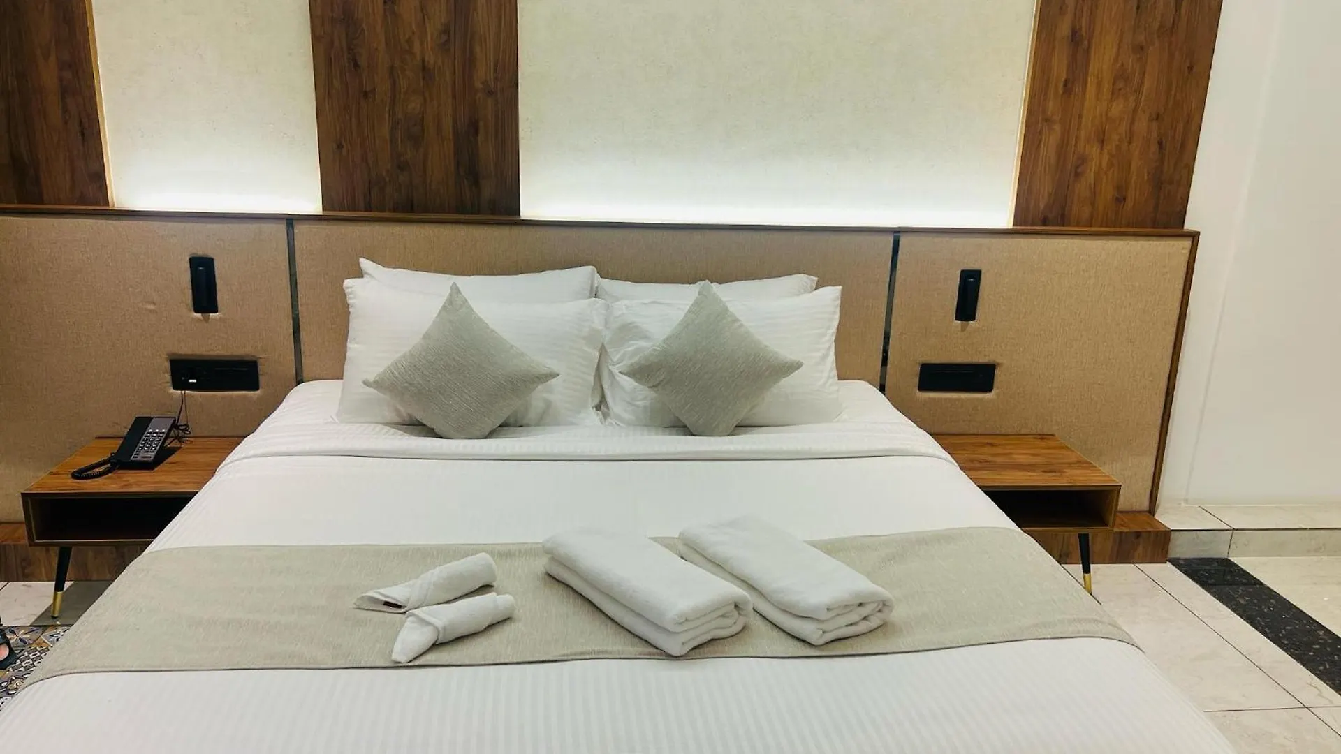 Royal Plaza Inn By Rak Rooms Kozhikode India