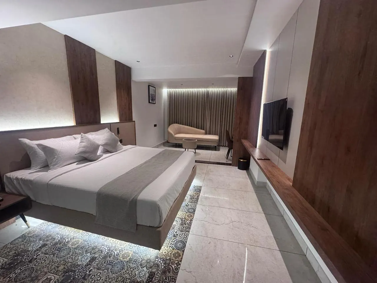 Royal Plaza Inn By Rak Rooms Kozhikode 3*,  India